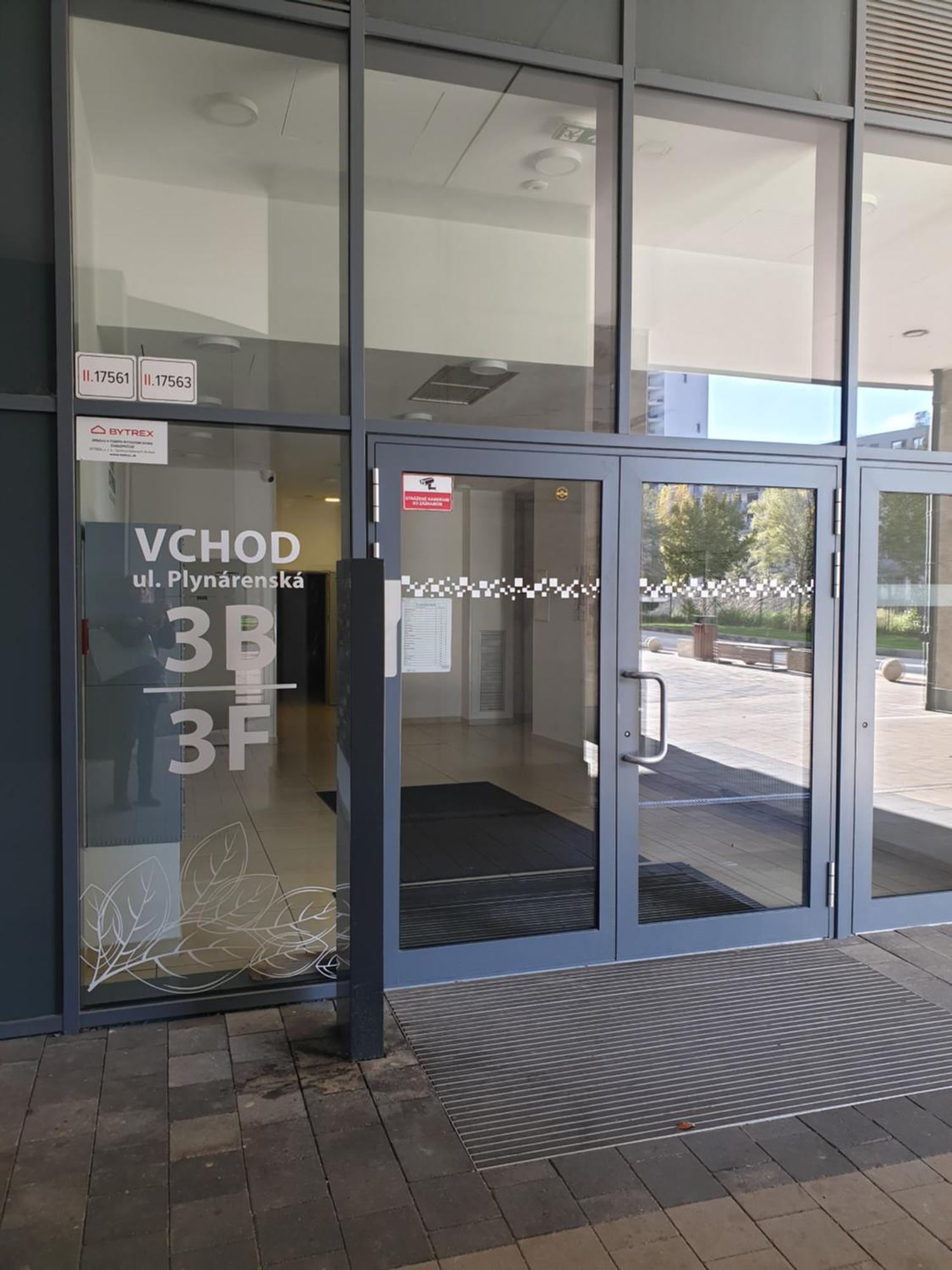 布拉迪斯拉发Moderny Byt V Sirsom Centre公寓 外观 照片